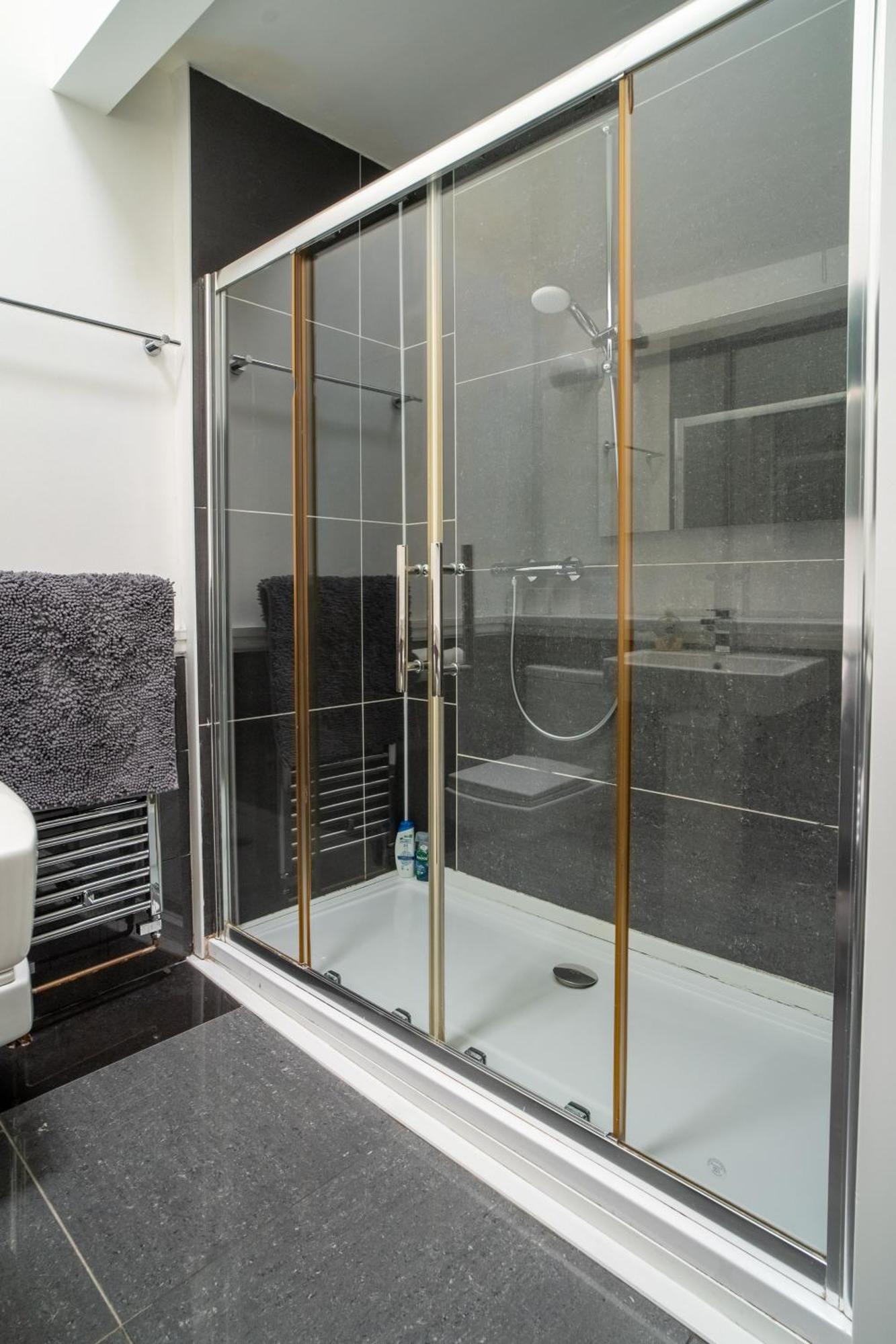 Hébergement de vacances - Beautiful 5 Bedroom Victorian House - Location