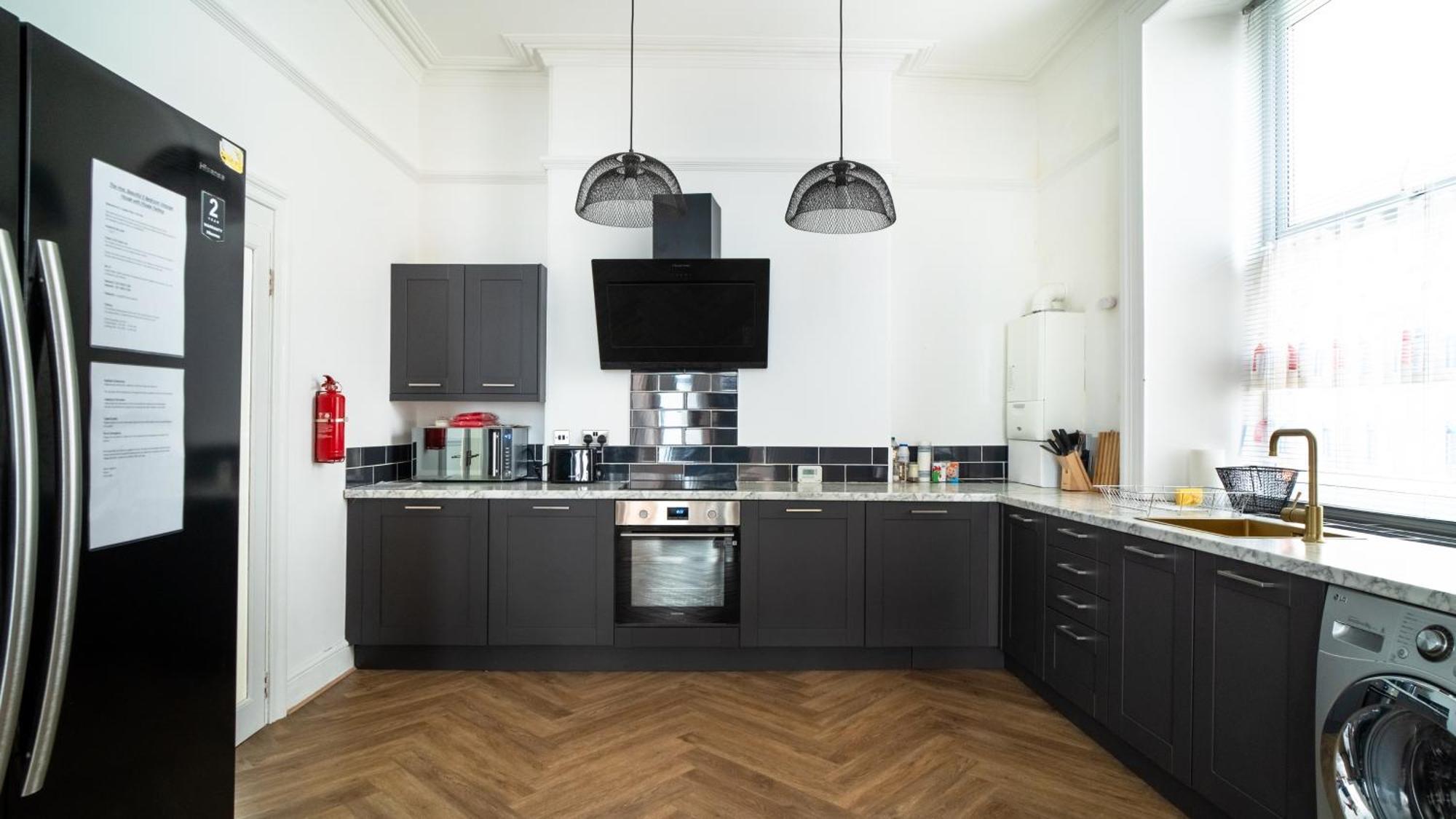Hébergement de vacances - Beautiful 5 Bedroom Victorian House - Location